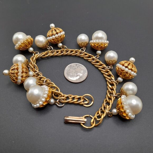 Vintage 1950s Acorn Filigree Charm Bracelet, Faux Pearls, 7 1/4" - Picture 8 of 9